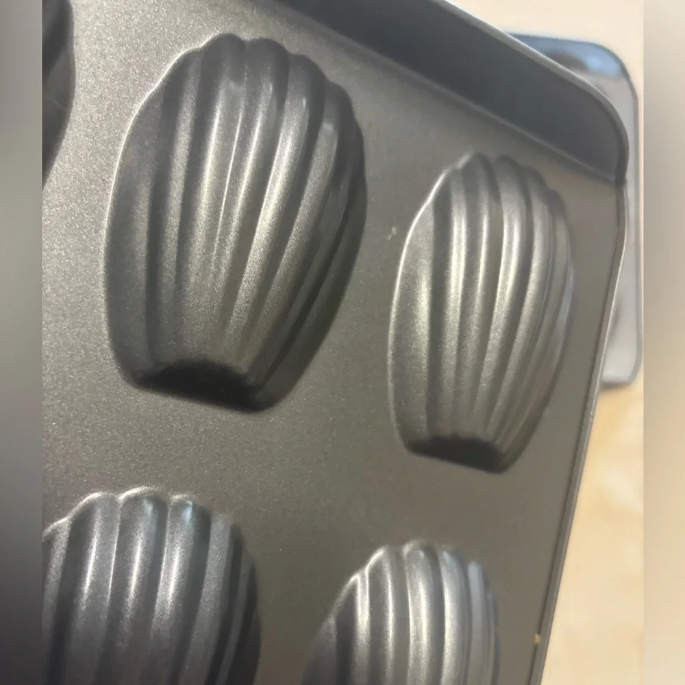 Madeline Cookies Shell Baking Molds Set of 2‎
